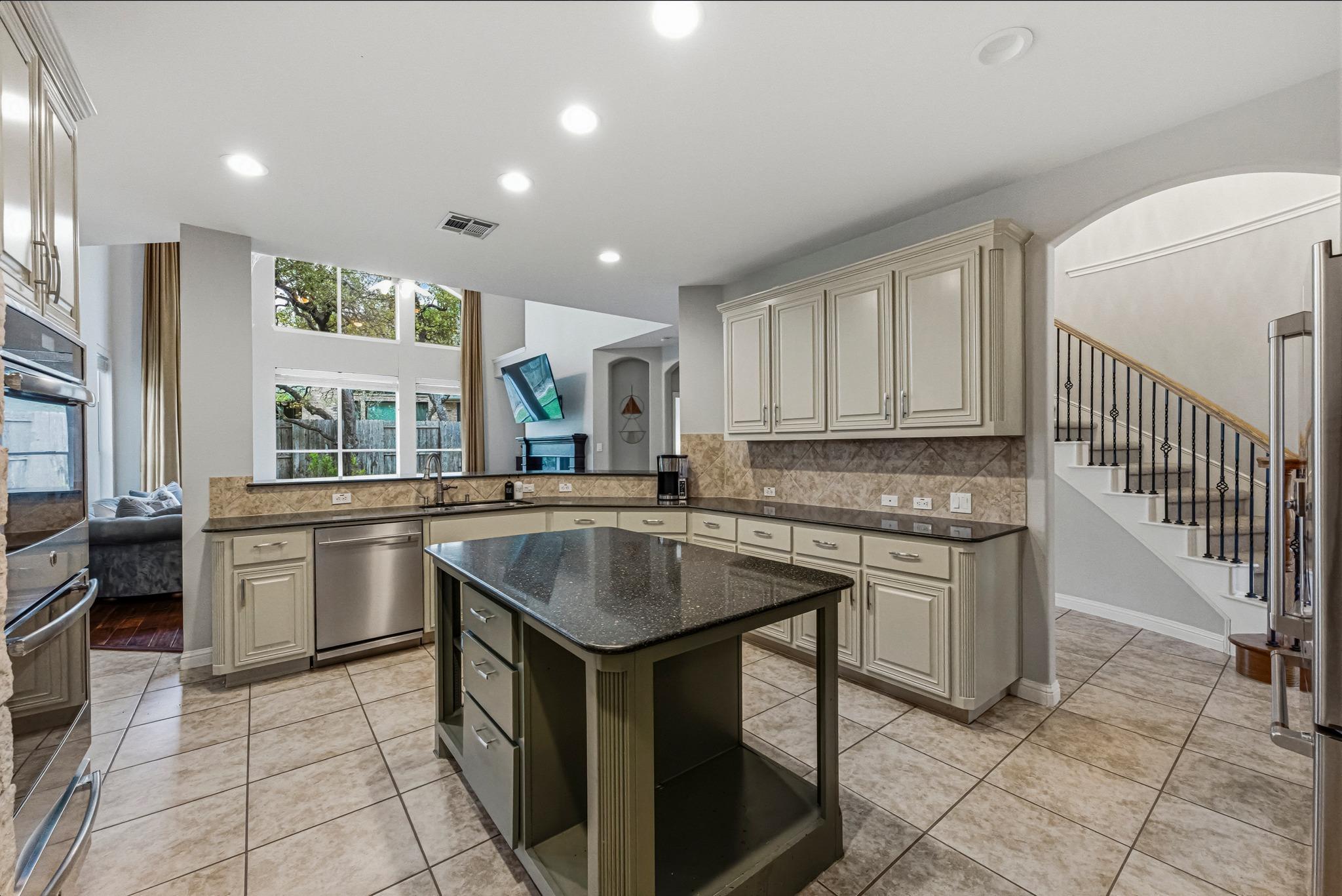 6817 Blissfield Dr, Austin, TX 78739