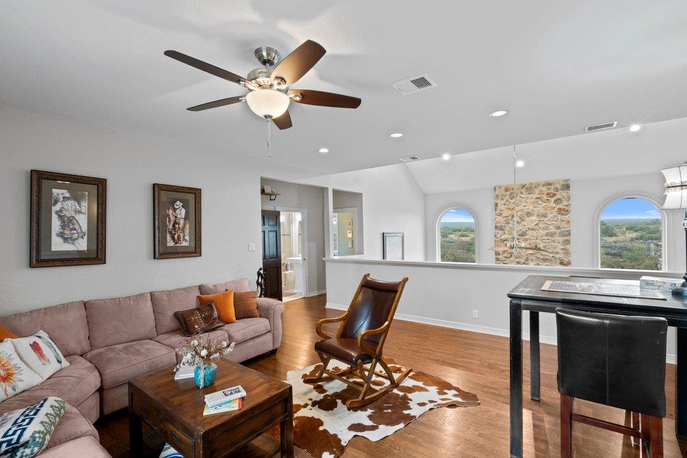 5229 Hupedo Ranch Rd, Spicewood, TX 78669