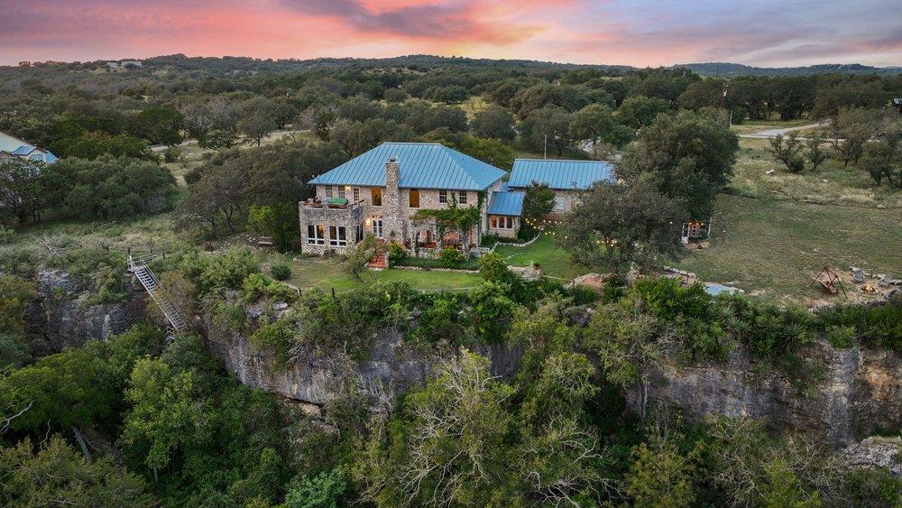 5229 Hupedo Ranch Rd, Spicewood, TX 78669