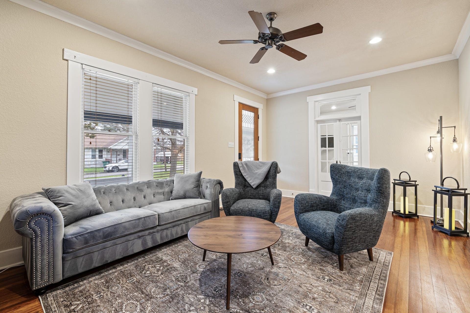 1211 Lexington St, Taylor, TX 76574