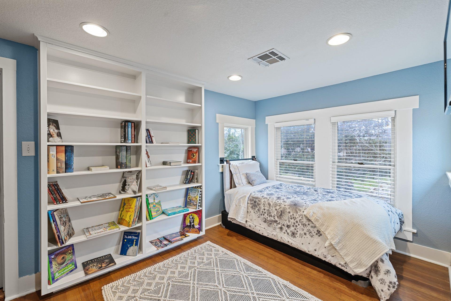 1211 Lexington St, Taylor, TX 76574