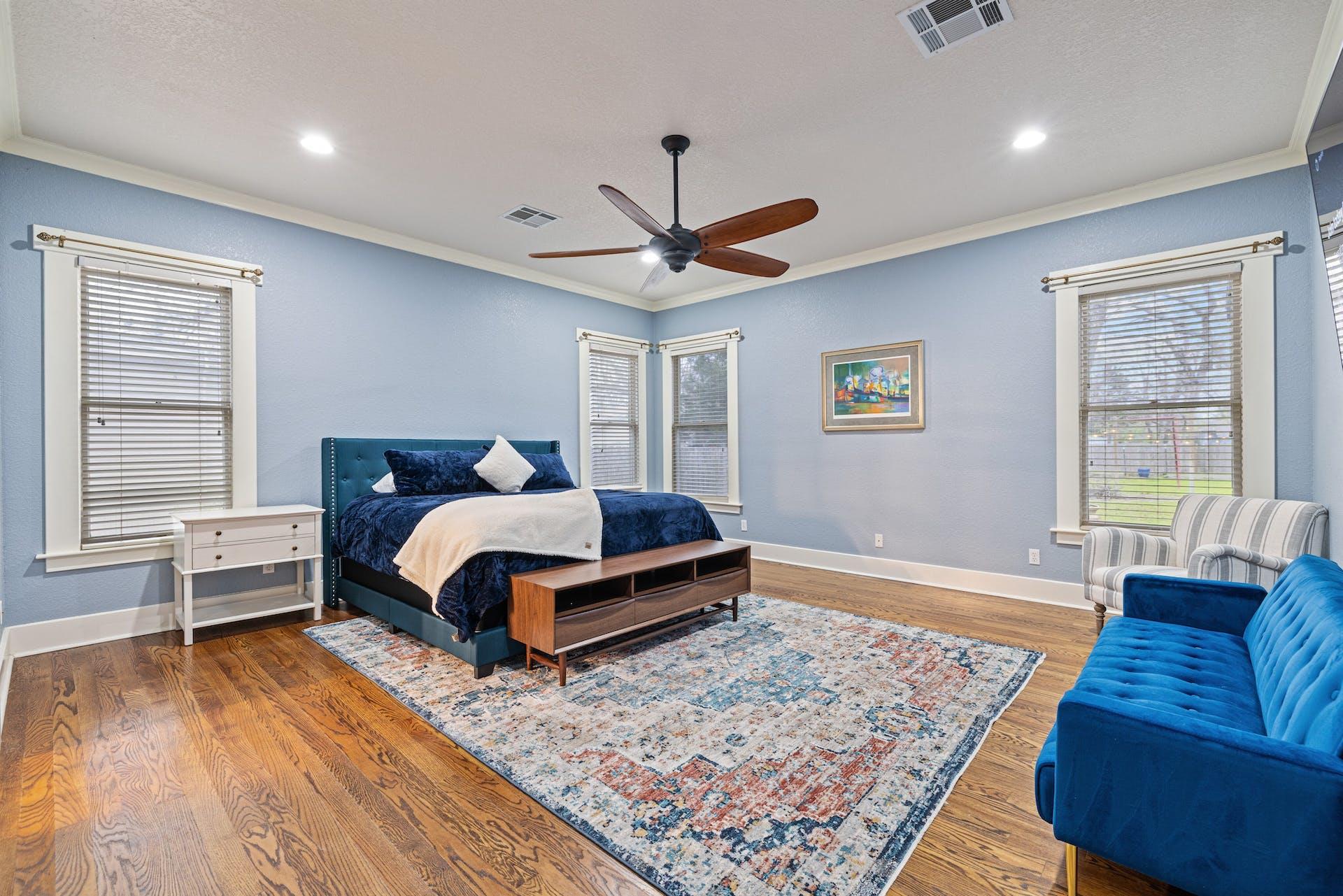 1211 Lexington St, Taylor, TX 76574