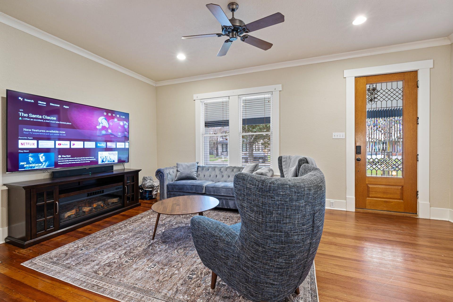 1211 Lexington St, Taylor, TX 76574