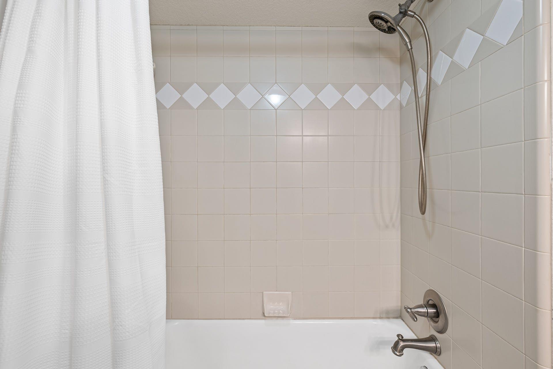 1211 Lexington St, Taylor, TX 76574