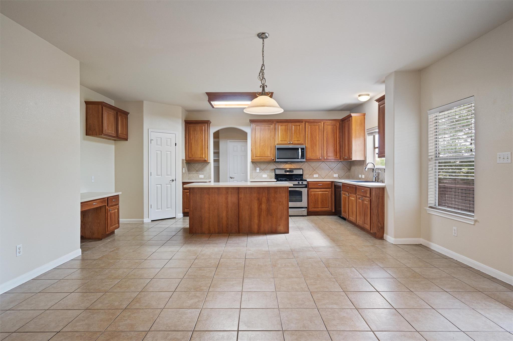 18800 Chrighton Castle Bnd, Pflugerville, TX 78660