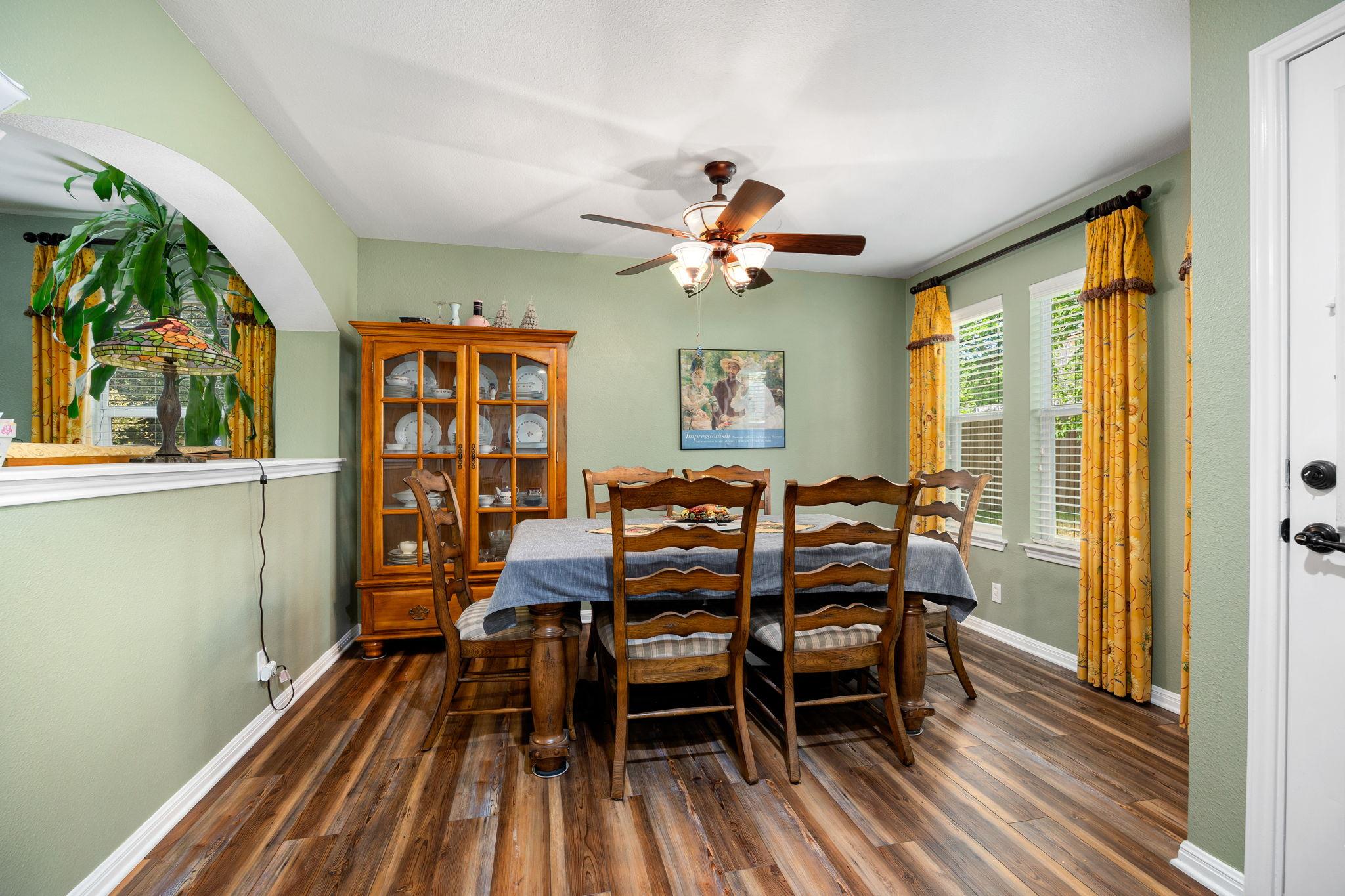 103 Little Lake Rd, Hutto, TX 78634