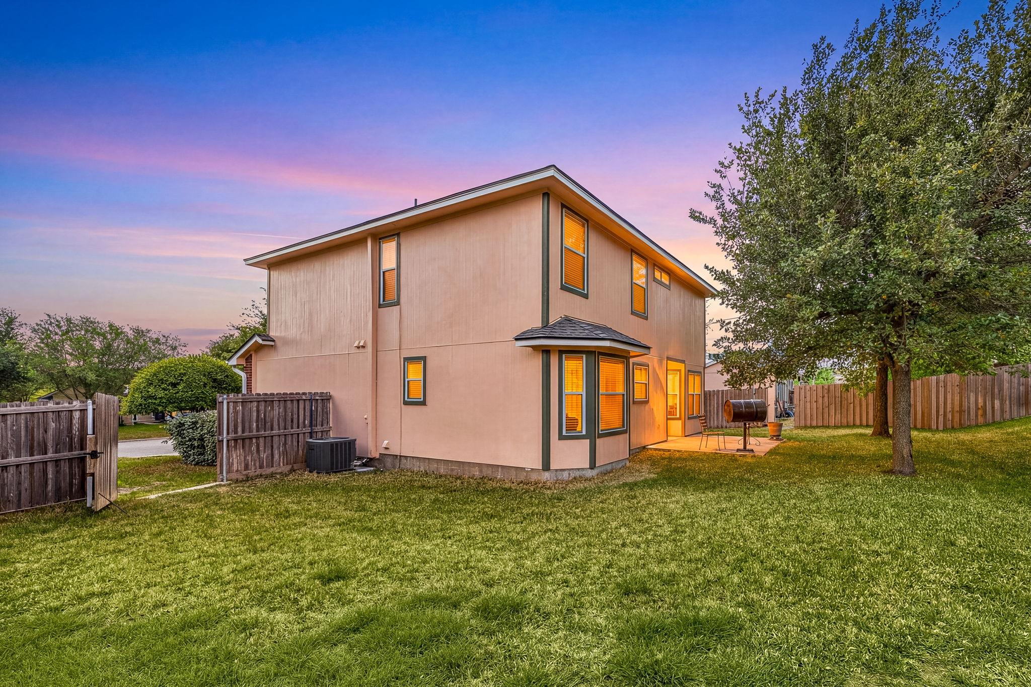 103 Little Lake Rd, Hutto, TX 78634