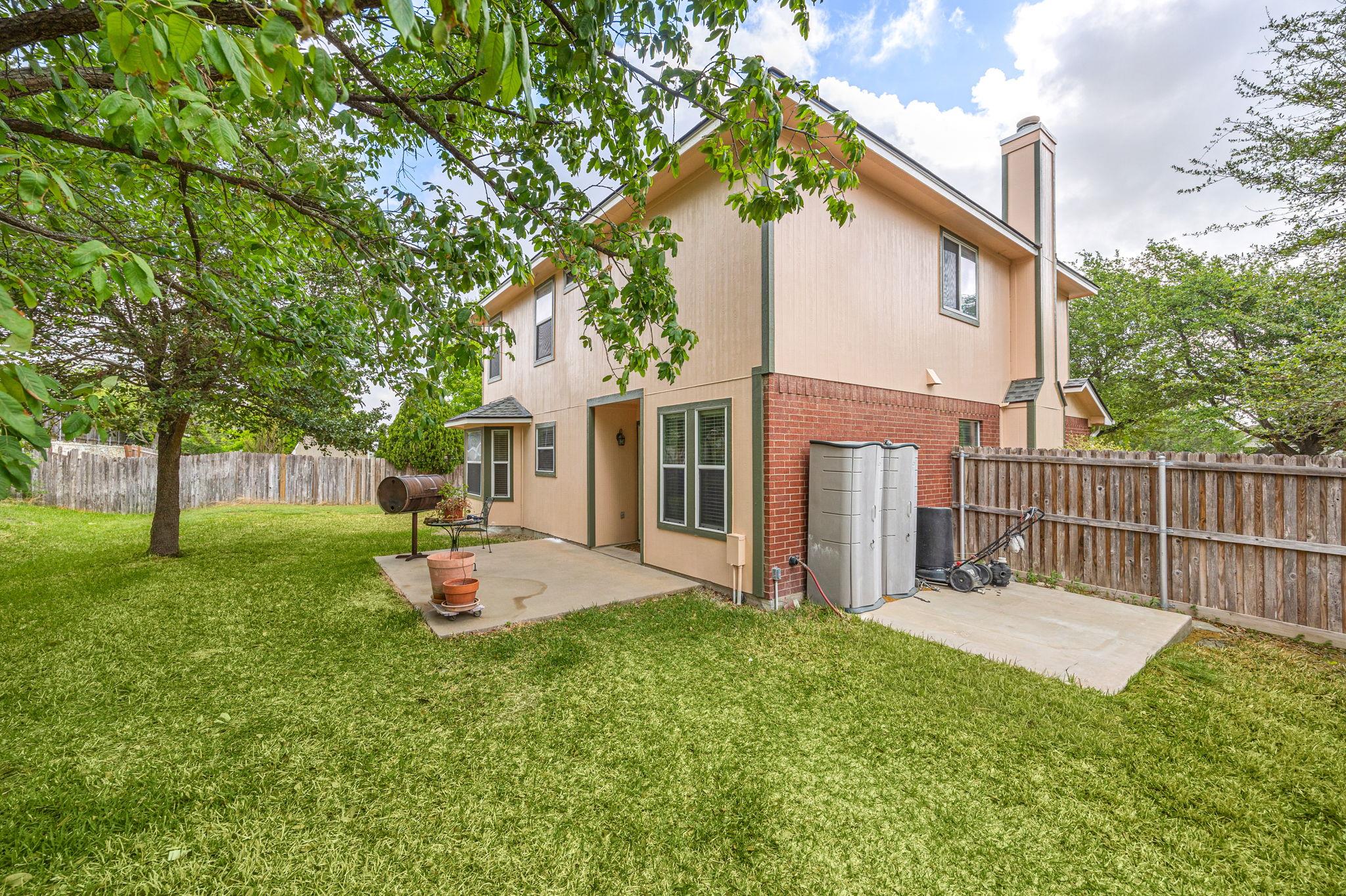 103 Little Lake Rd, Hutto, TX 78634