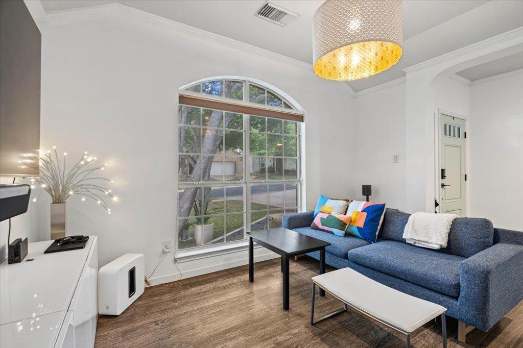 5948 Lomita Verde Cir, Austin, TX 78749