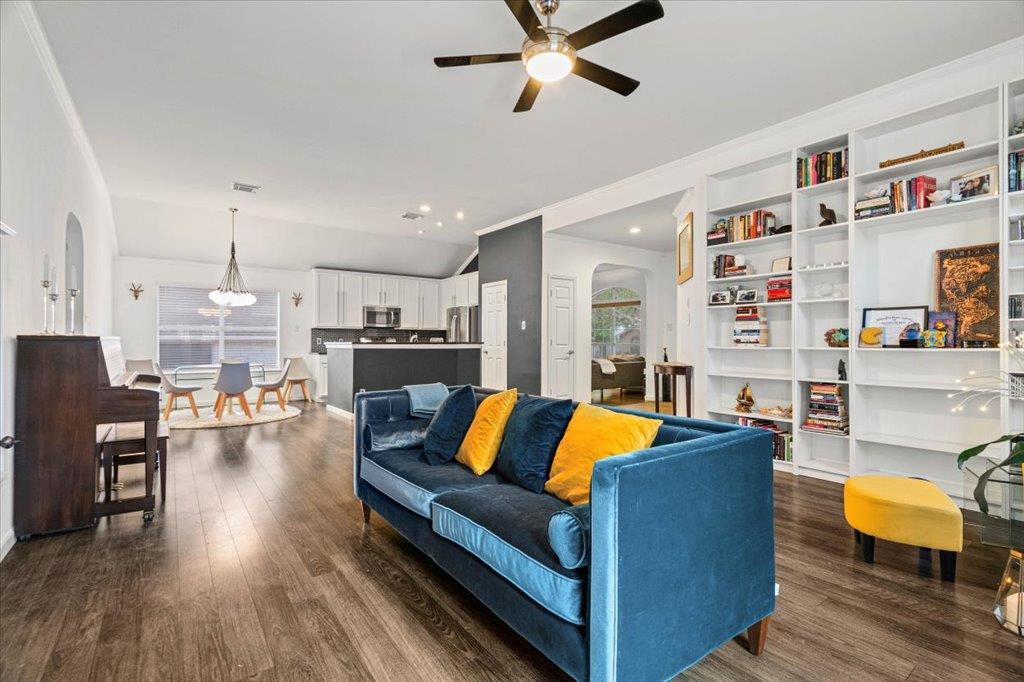 5948 Lomita Verde Cir, Austin, TX 78749