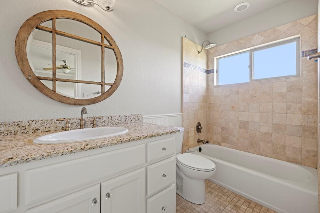 203 Flight Path, Fredericksburg, TX 78624