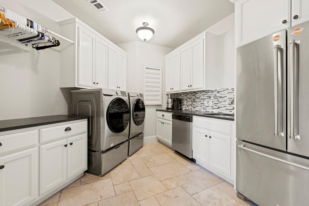 203 Flight Path, Fredericksburg, TX 78624