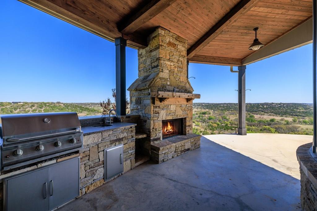 203 Flight Path, Fredericksburg, TX 78624