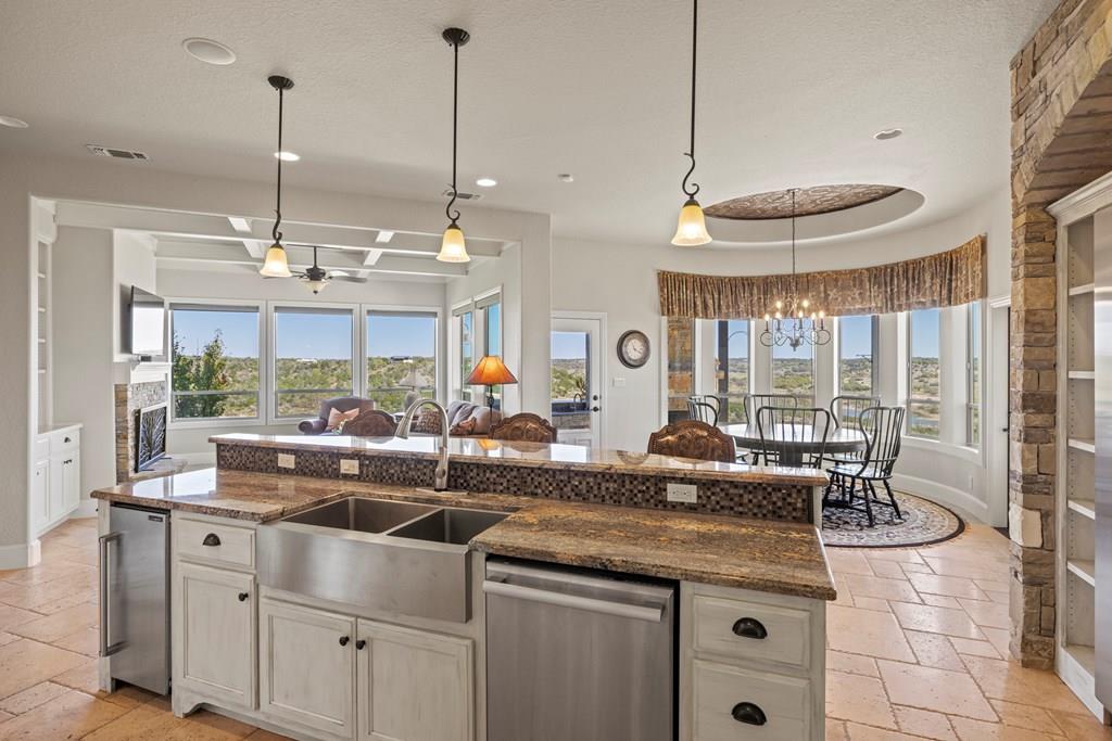 203 Flight Path, Fredericksburg, TX 78624