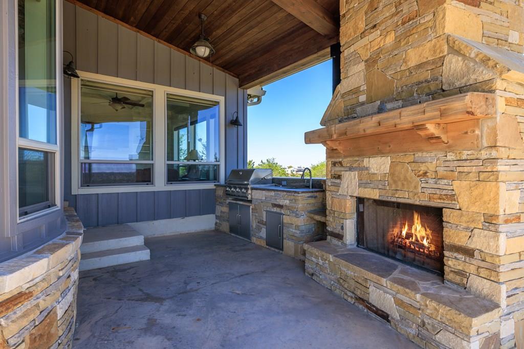 203 Flight Path, Fredericksburg, TX 78624