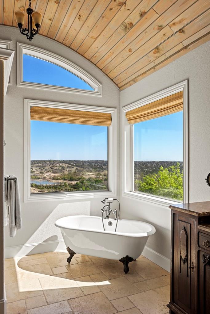 203 Flight Path, Fredericksburg, TX 78624