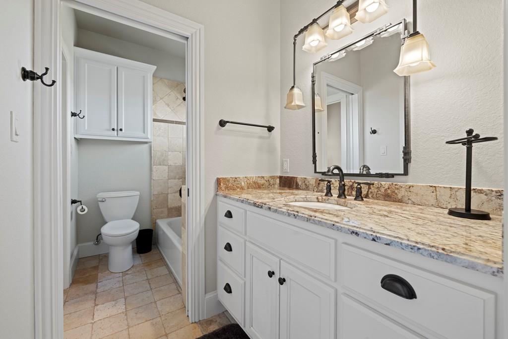 203 Flight Path, Fredericksburg, TX 78624