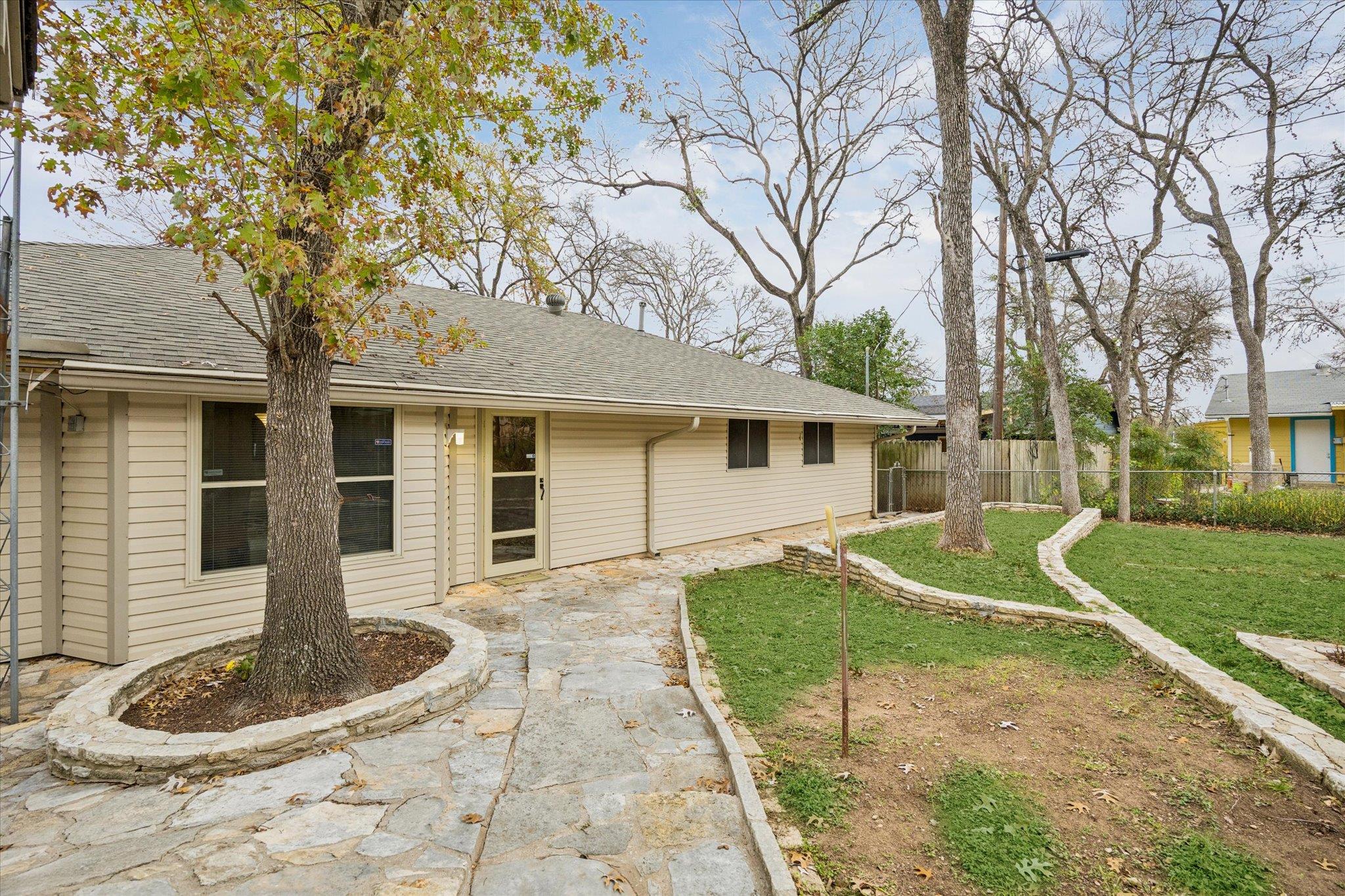 1815 Parkside Ln, Austin, TX 78745