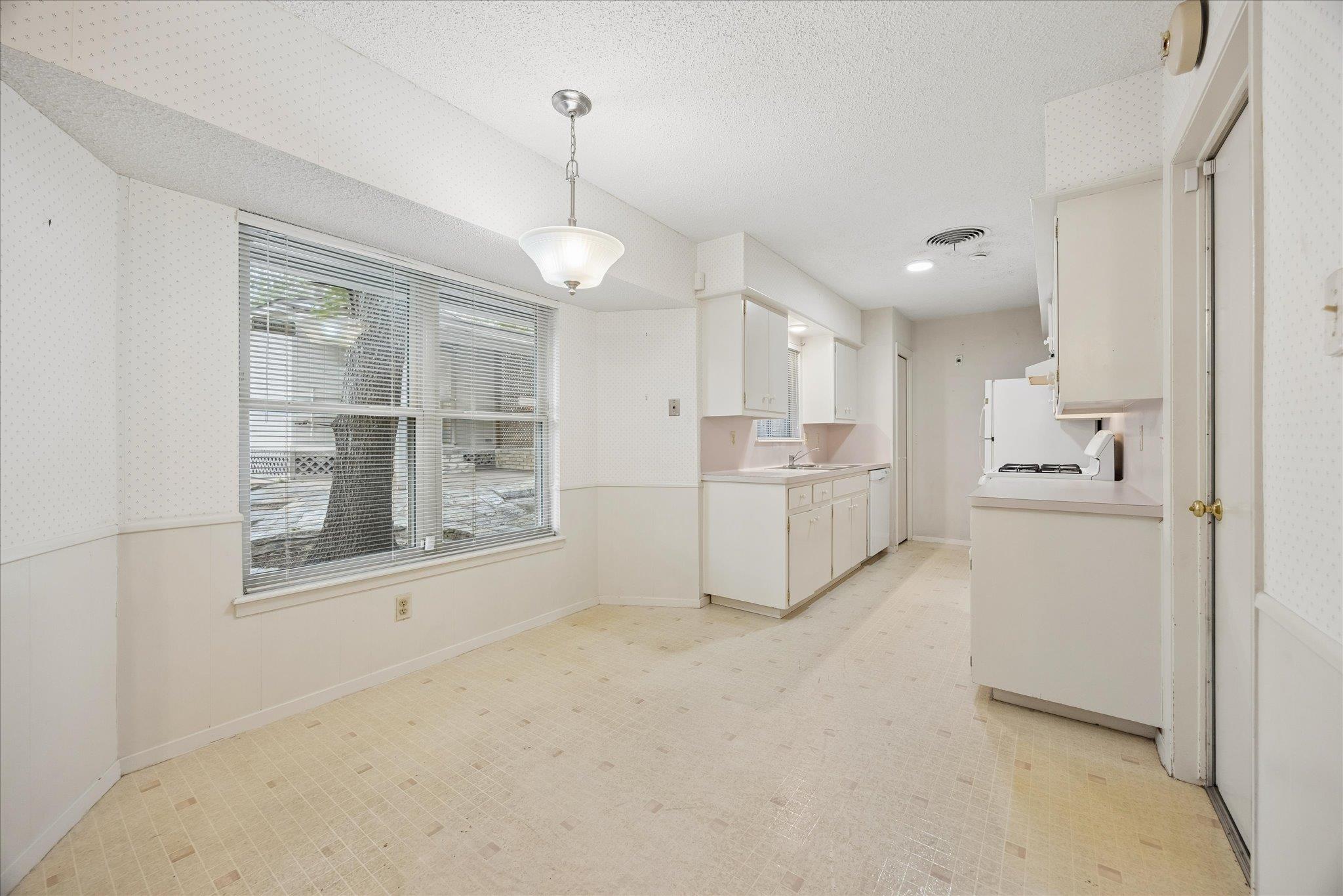 1815 Parkside Ln, Austin, TX 78745