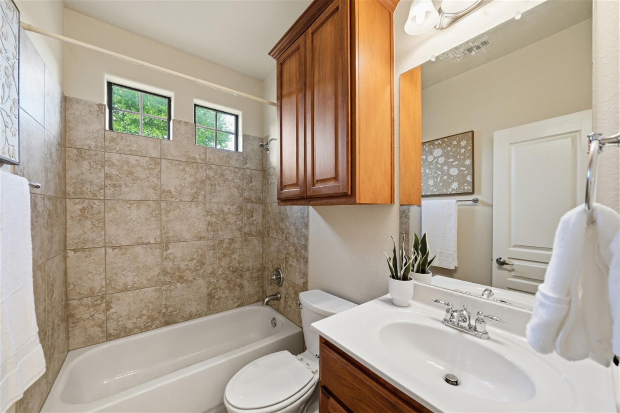 6705 Covered Bridge Dr # 8, Austin, TX 78736