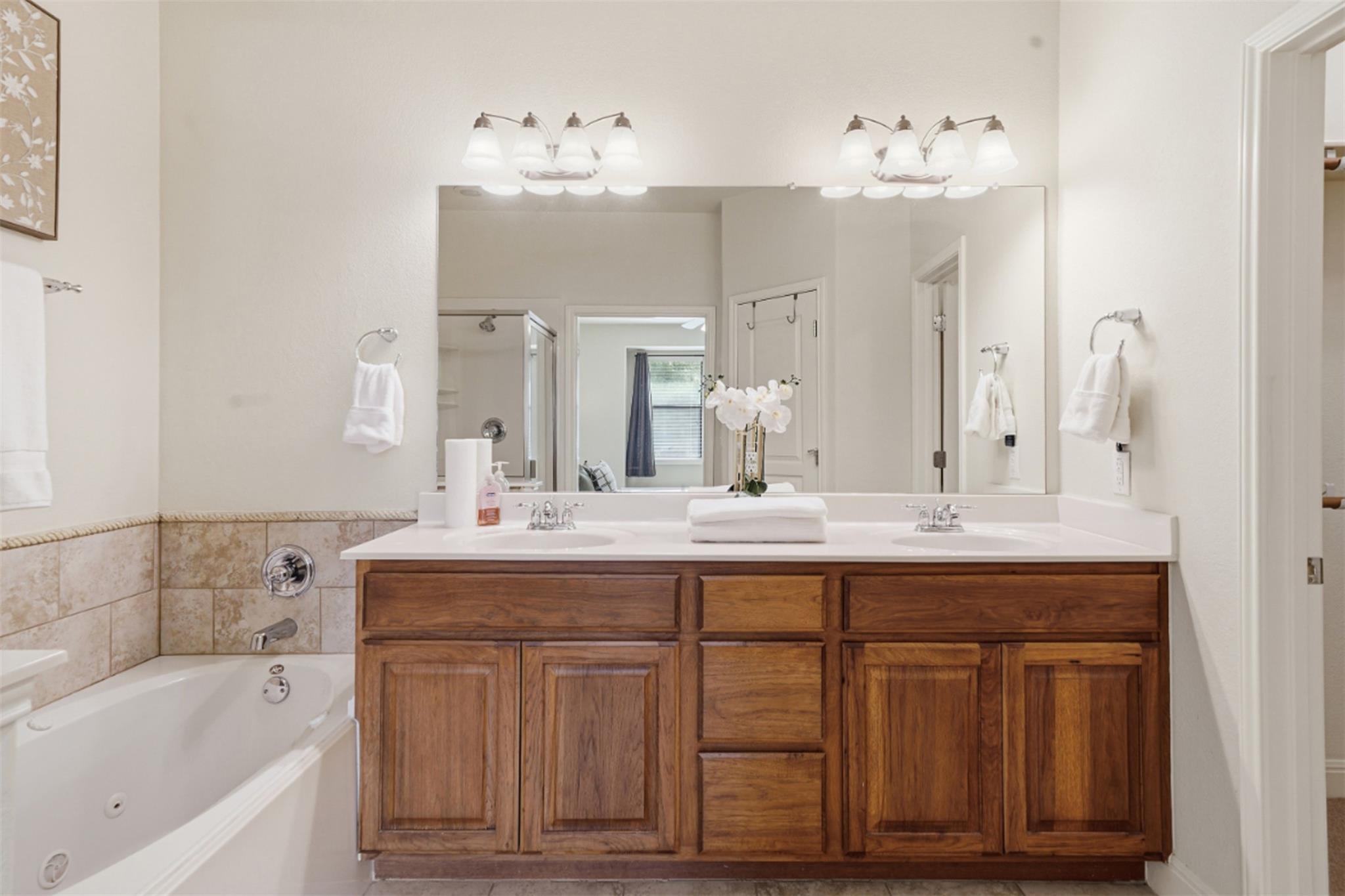 6705 Covered Bridge Dr # 8, Austin, TX 78736