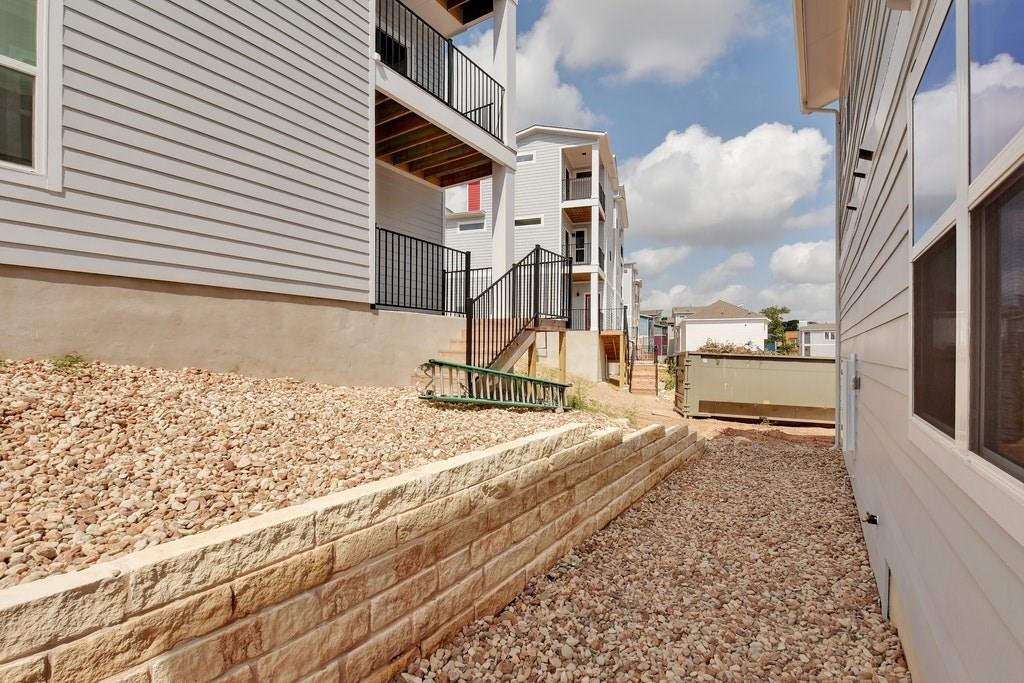 2017 Warely Ln, Austin, TX 78741