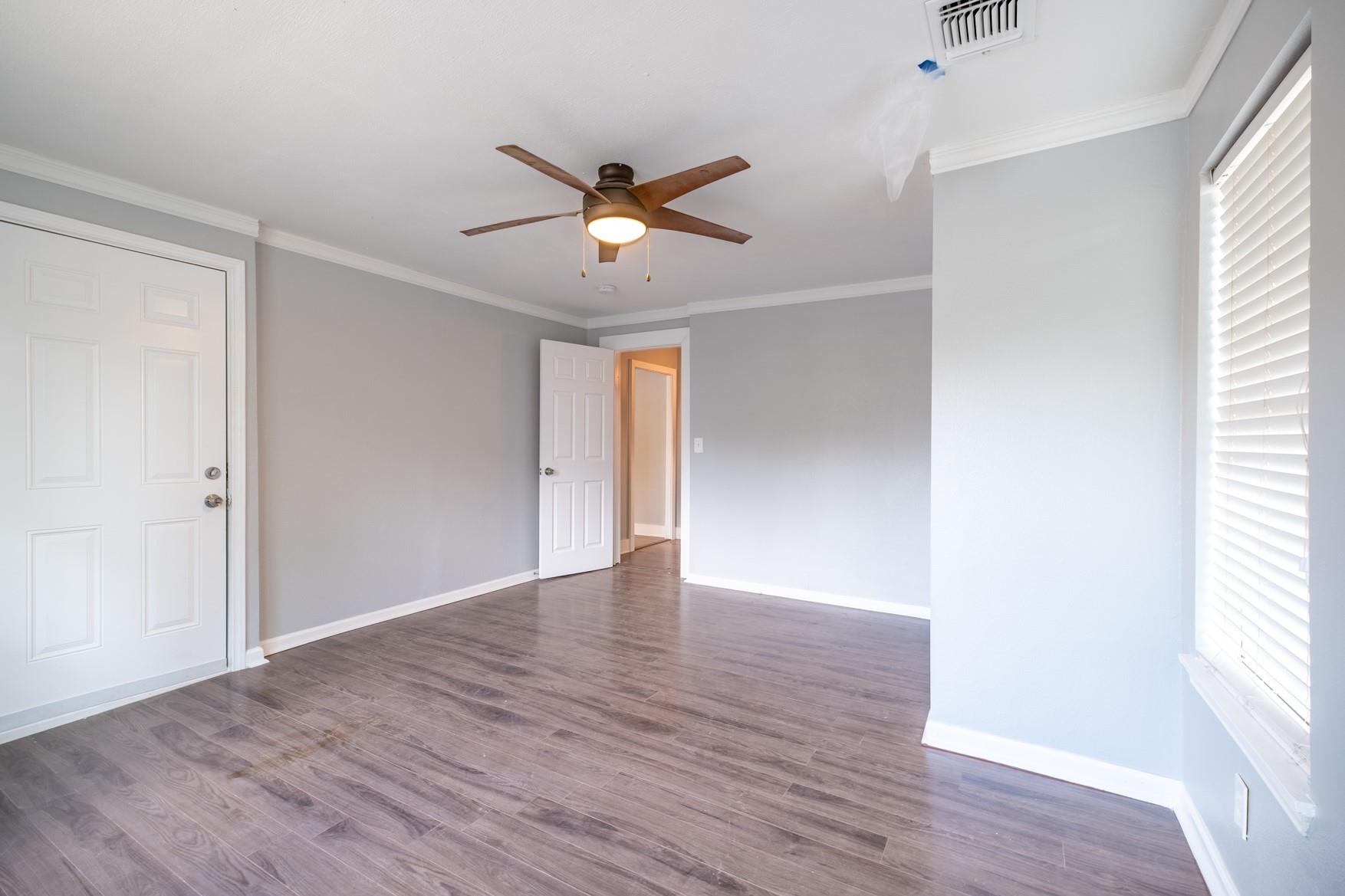 2100 E 2nd St, Austin, TX 78702