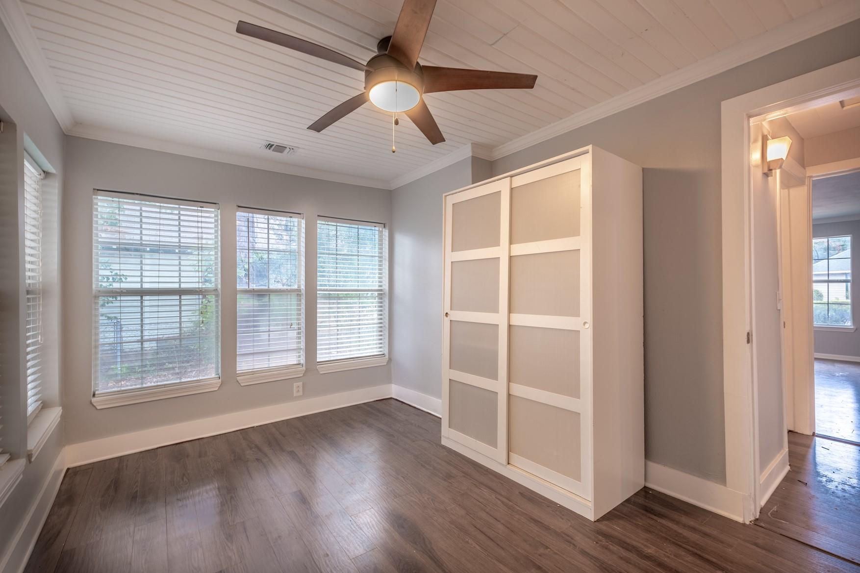 2100 E 2nd St, Austin, TX 78702