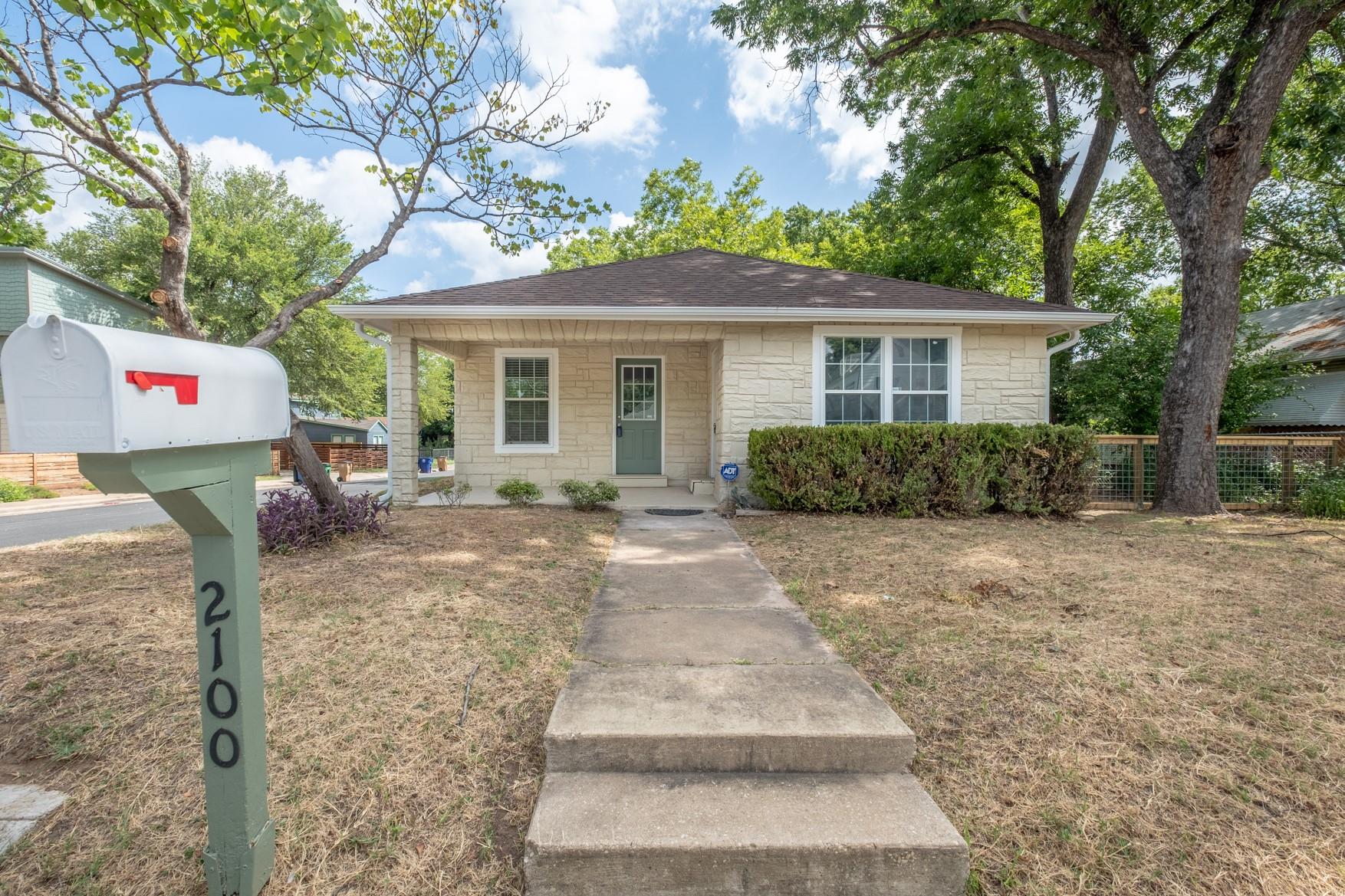 2100 E 2nd St, Austin, TX 78702