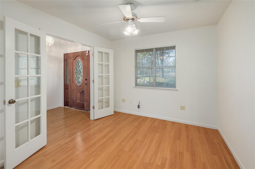 235 Mesquite Dr, Cedar Creek, TX 78612