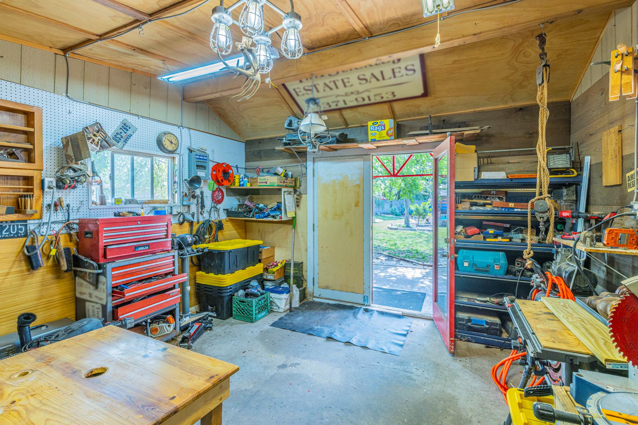 3900 Aero Dr, Georgetown, TX 78628