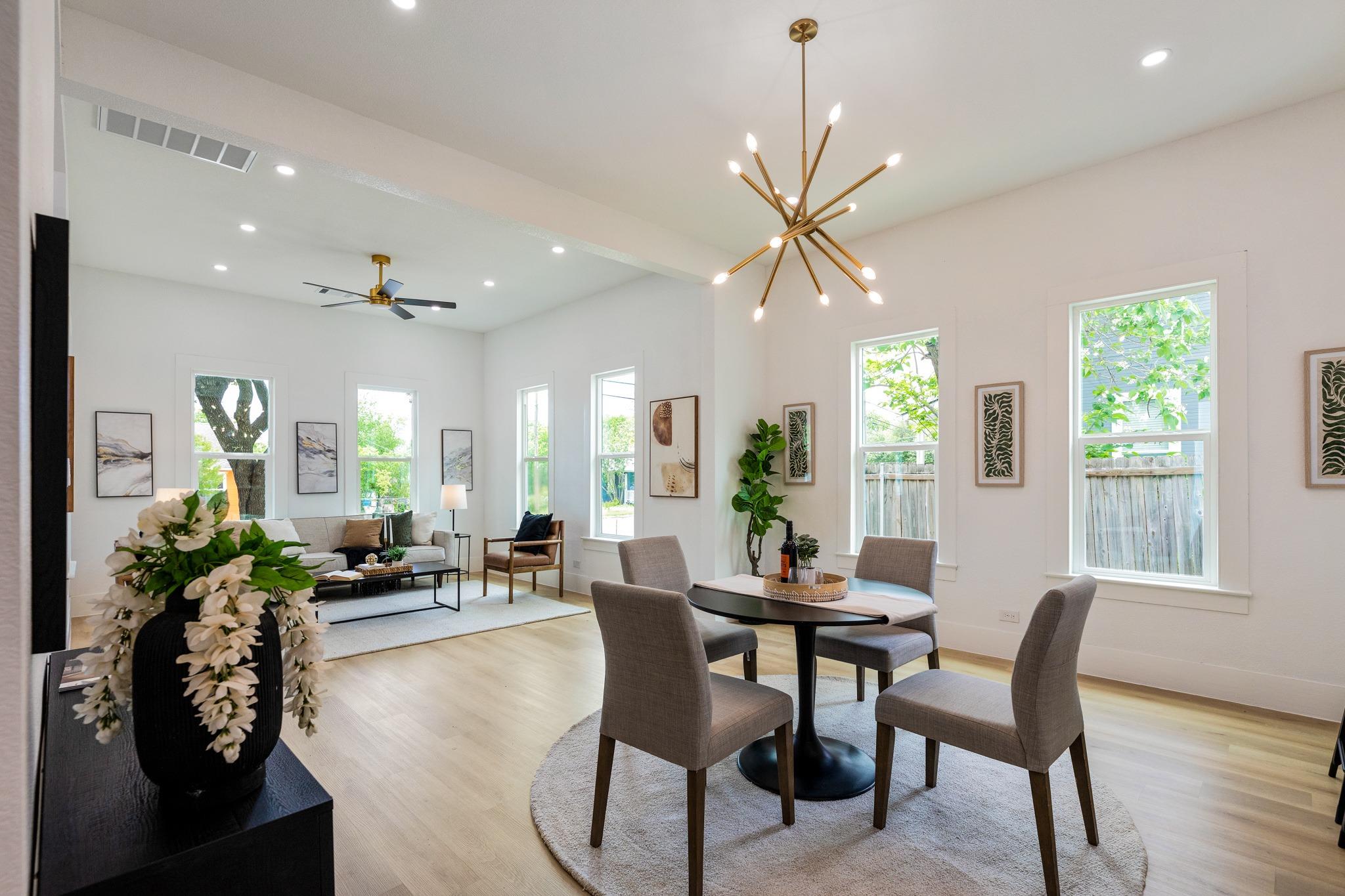 910 W 4th St, Taylor, TX 76574