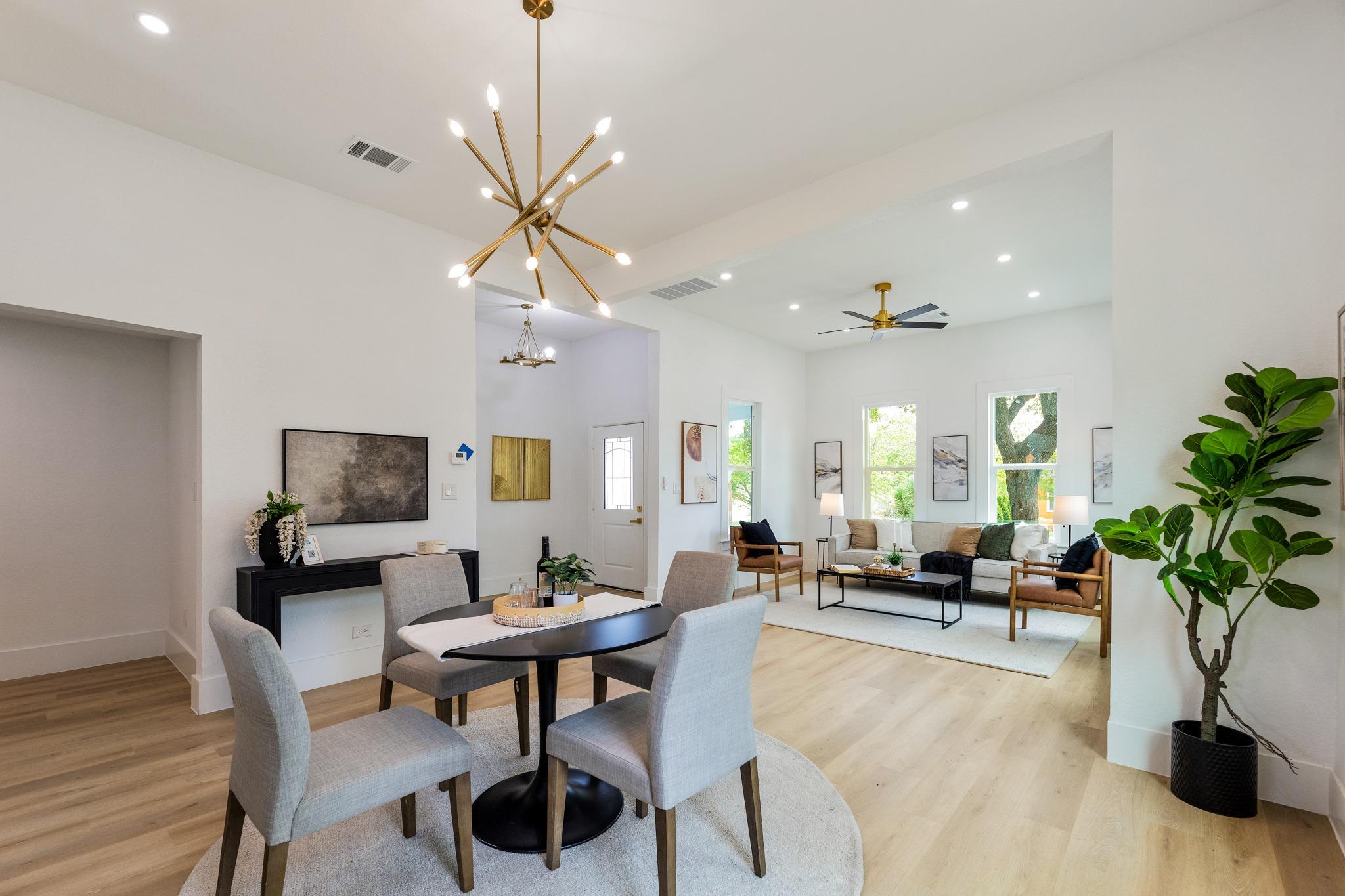 910 W 4th St, Taylor, TX 76574