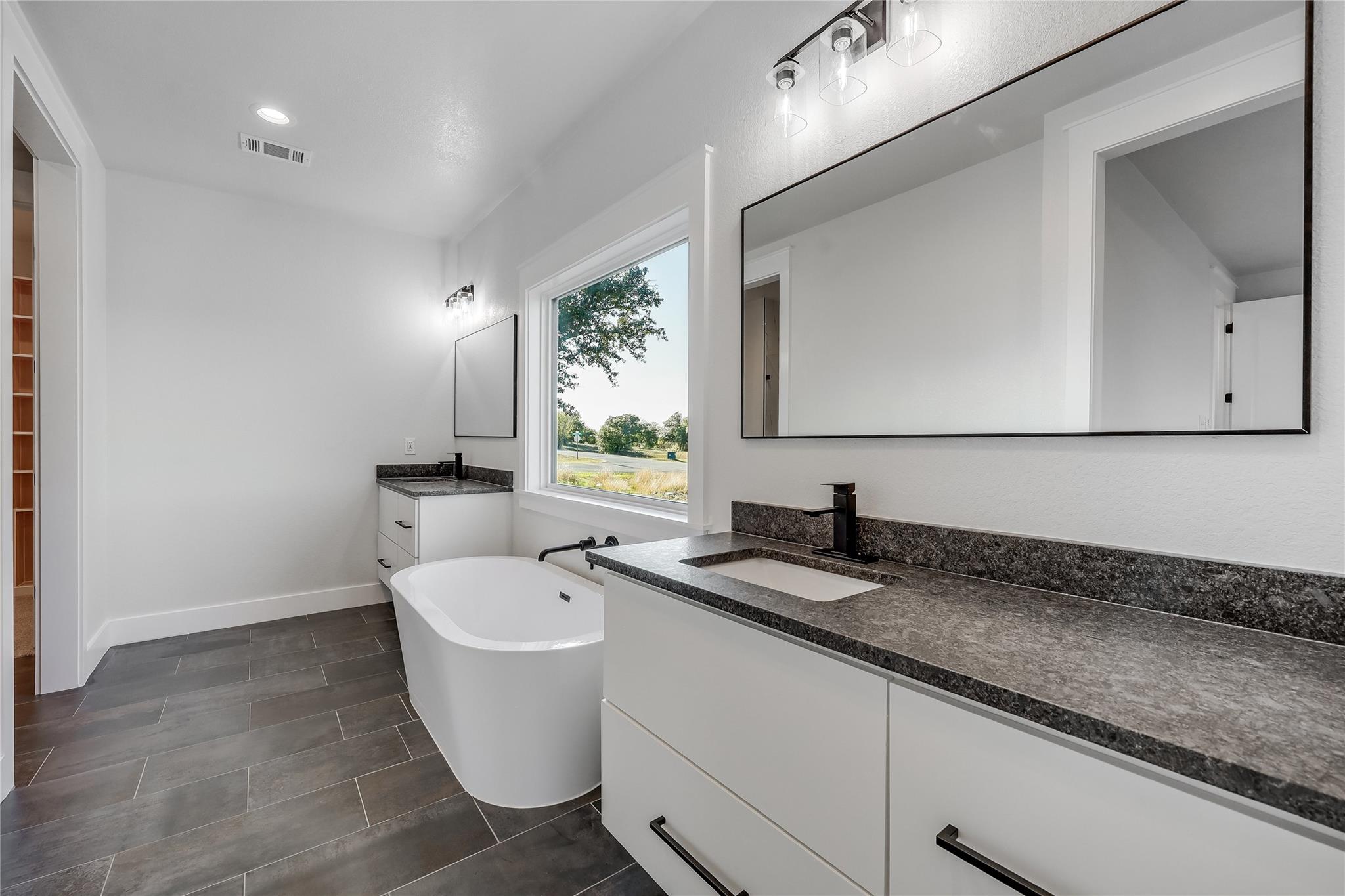 143 Keystone Rdg, Buchanan Dam, TX 78609