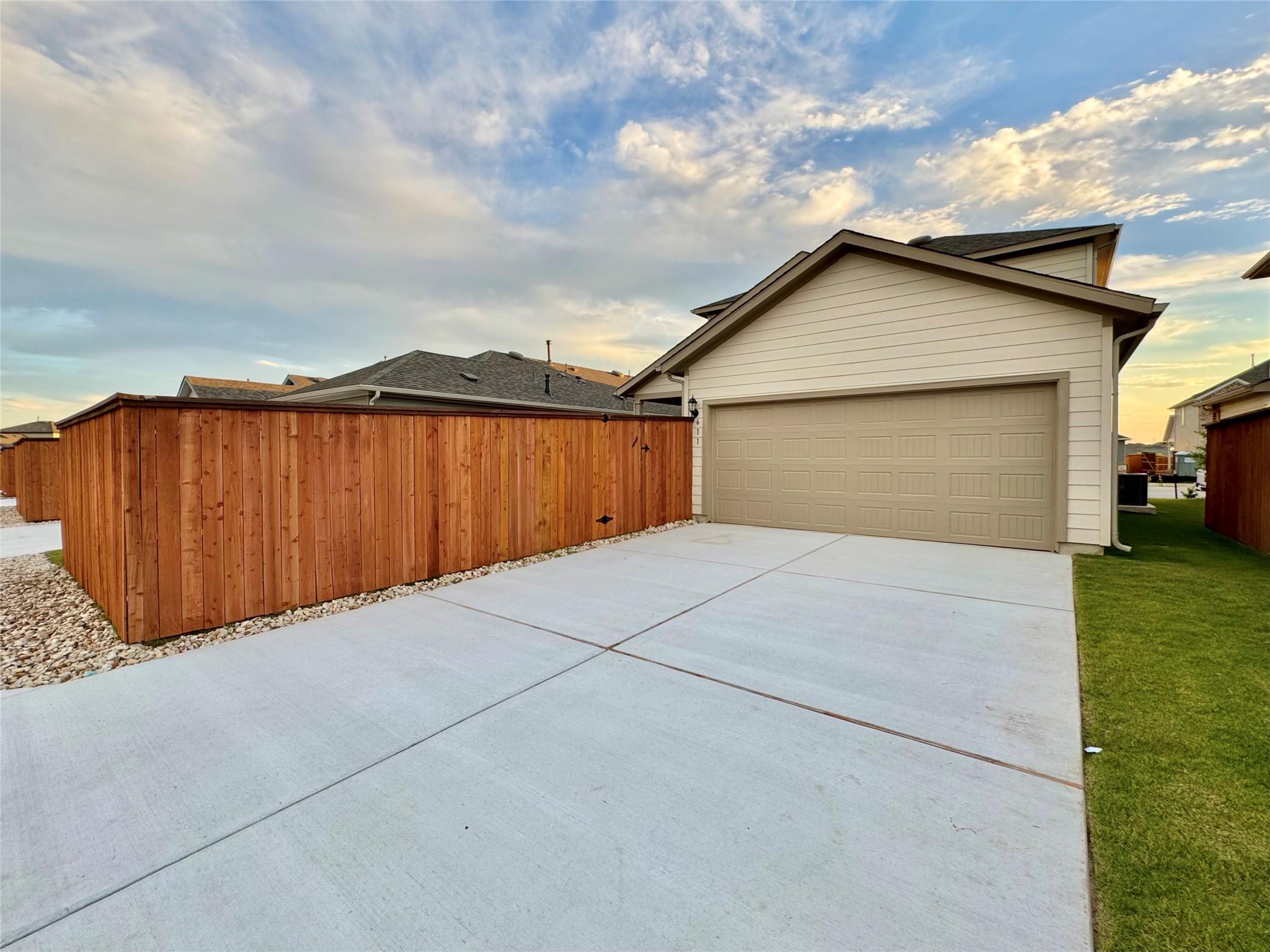 611 Emory Crossing Blvd, Hutto, TX 78634