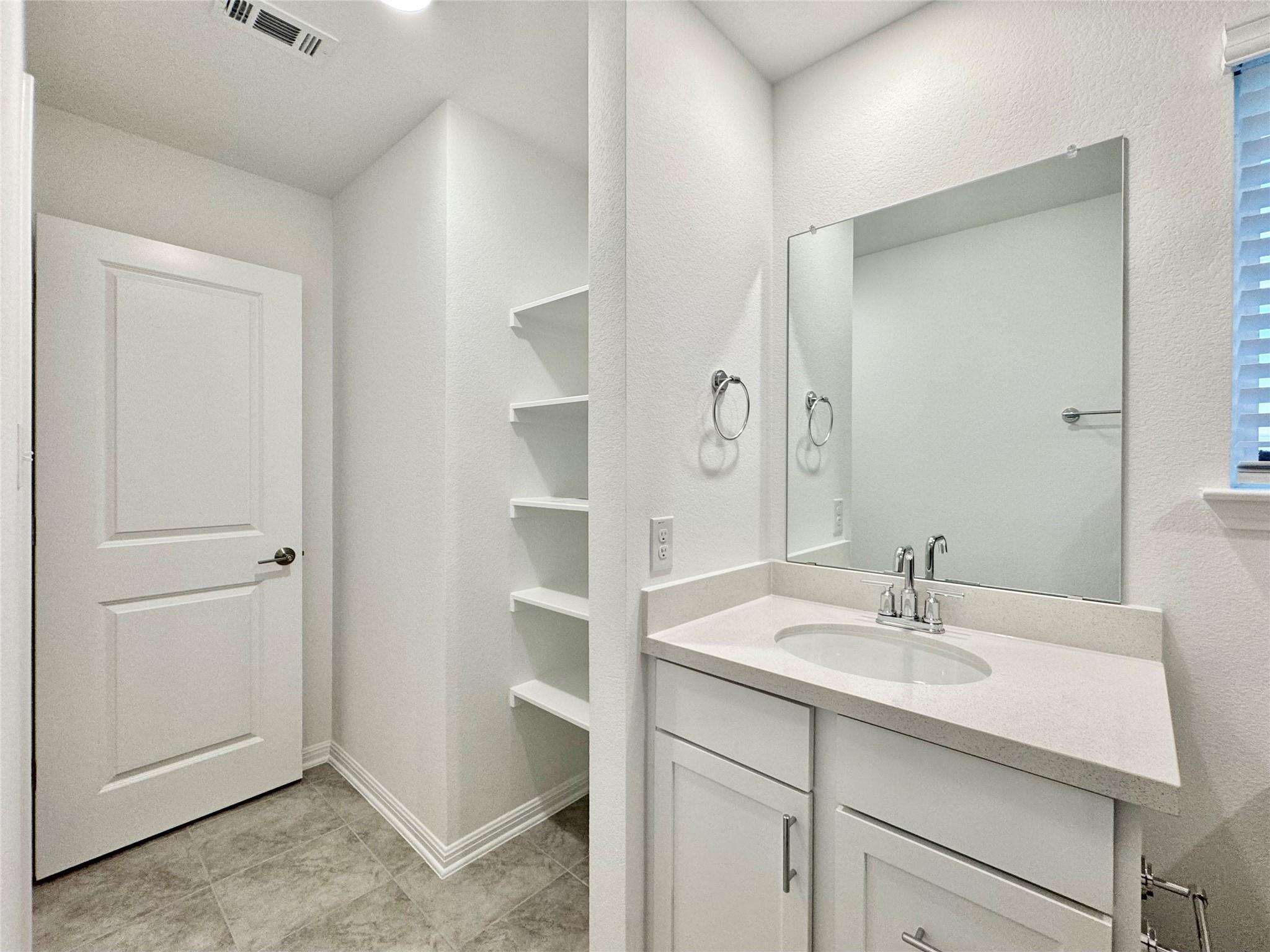 611 Emory Crossing Blvd, Hutto, TX 78634