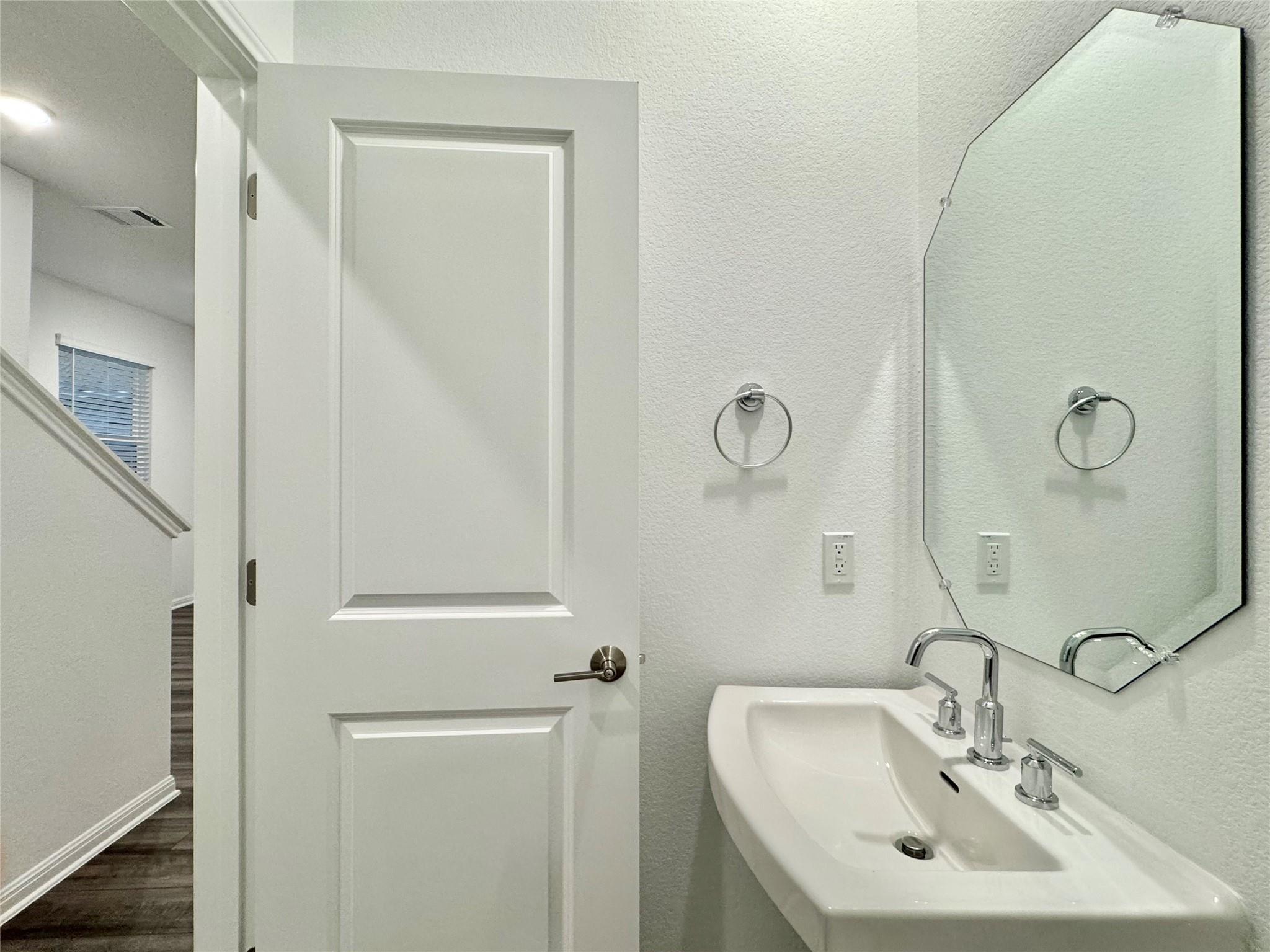 611 Emory Crossing Blvd, Hutto, TX 78634