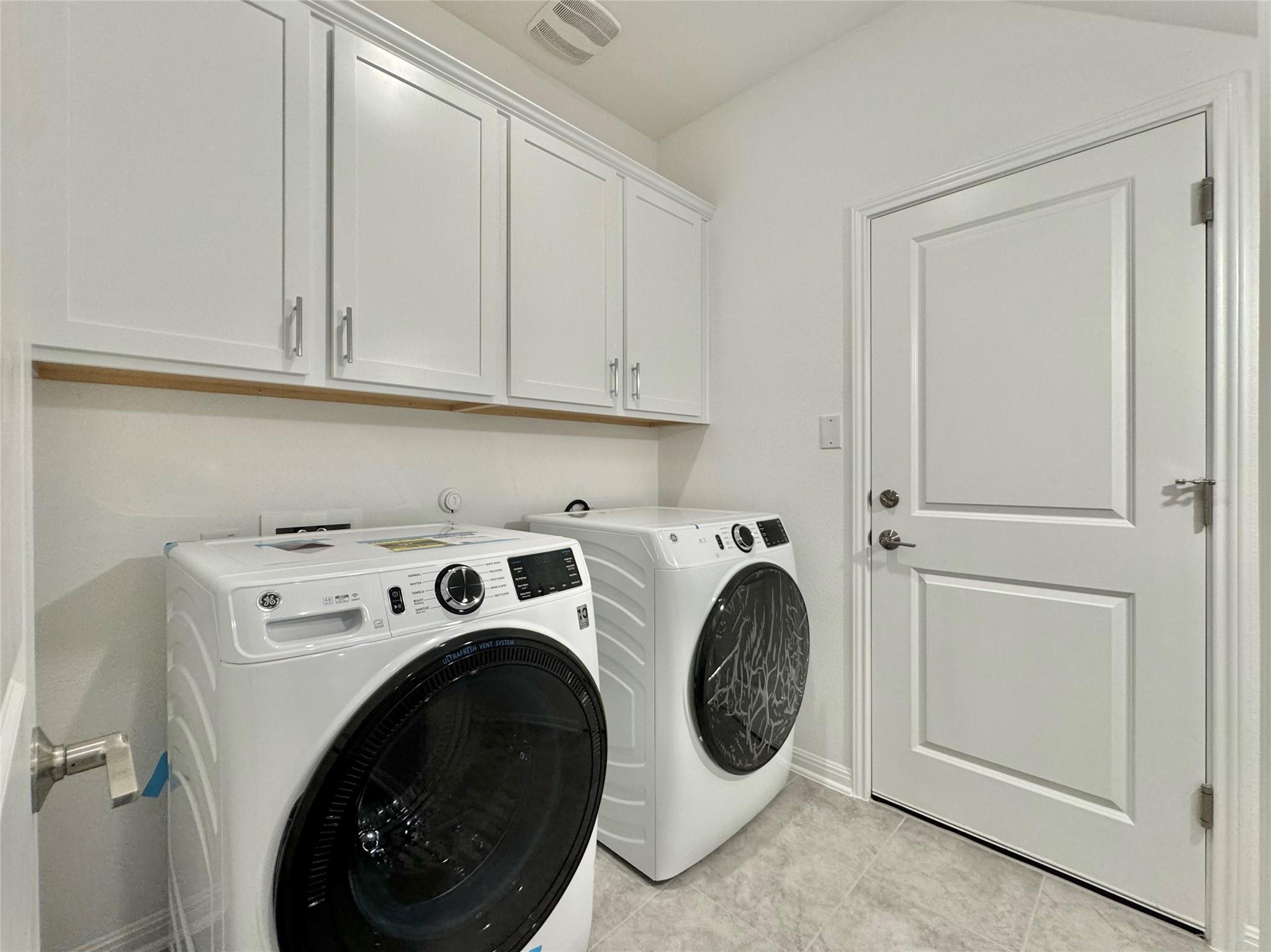 611 Emory Crossing Blvd, Hutto, TX 78634