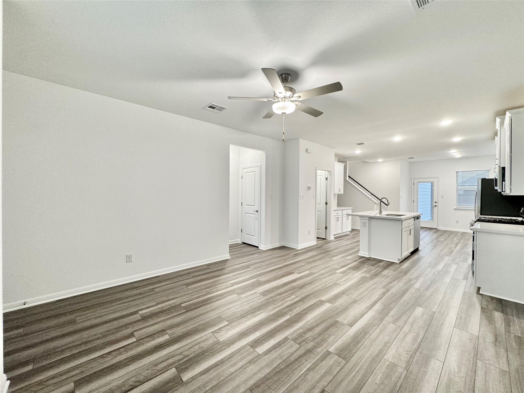 611 Emory Crossing Blvd, Hutto, TX 78634