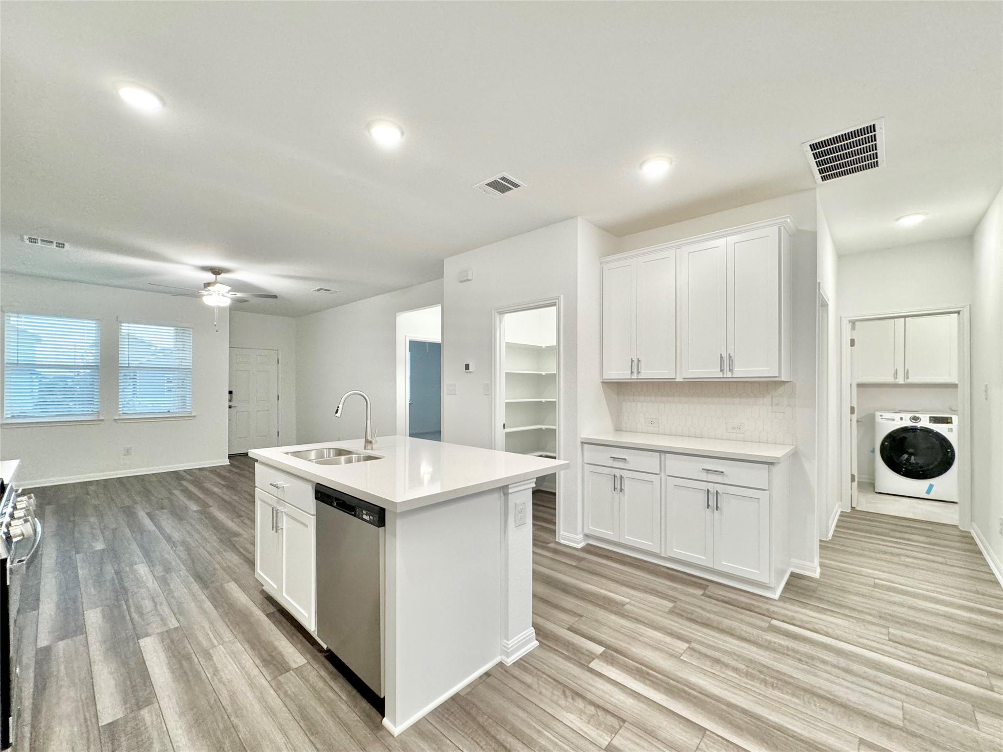 611 Emory Crossing Blvd, Hutto, TX 78634