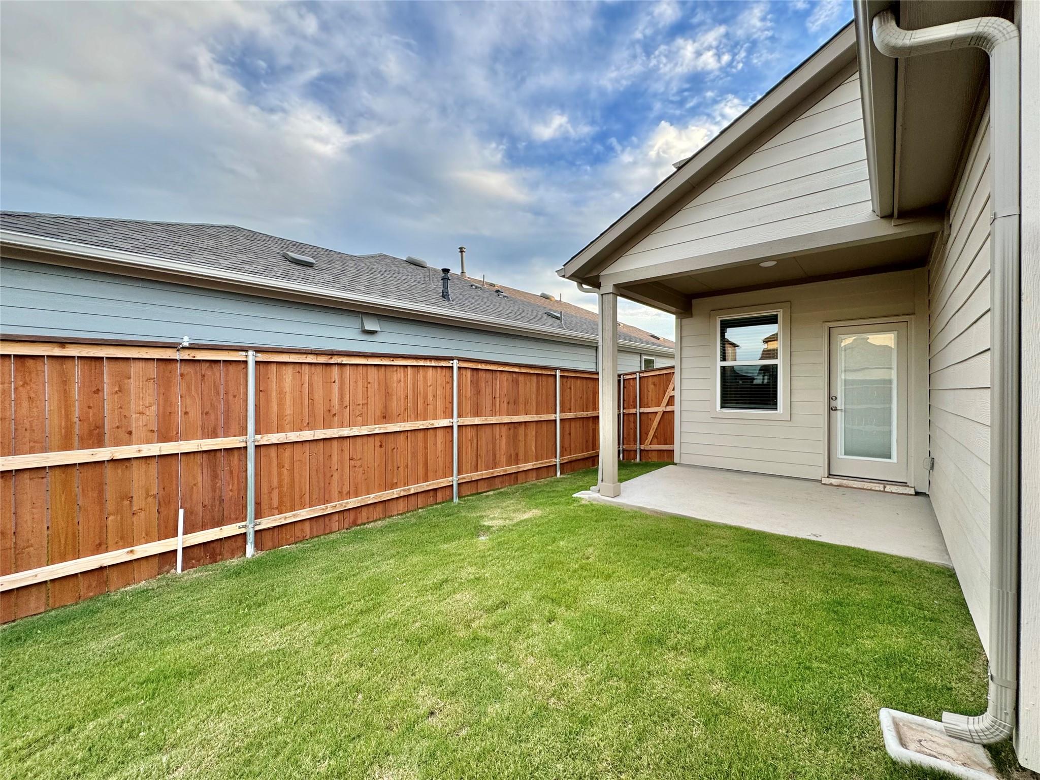 611 Emory Crossing Blvd, Hutto, TX 78634