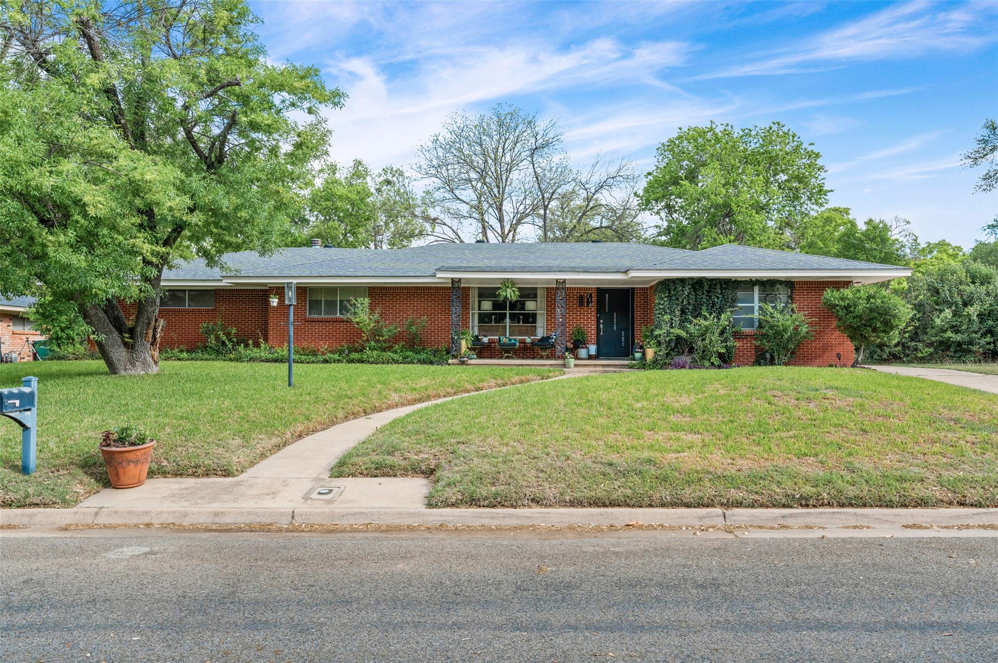 216 E 21st Ave, Belton, TX 76513