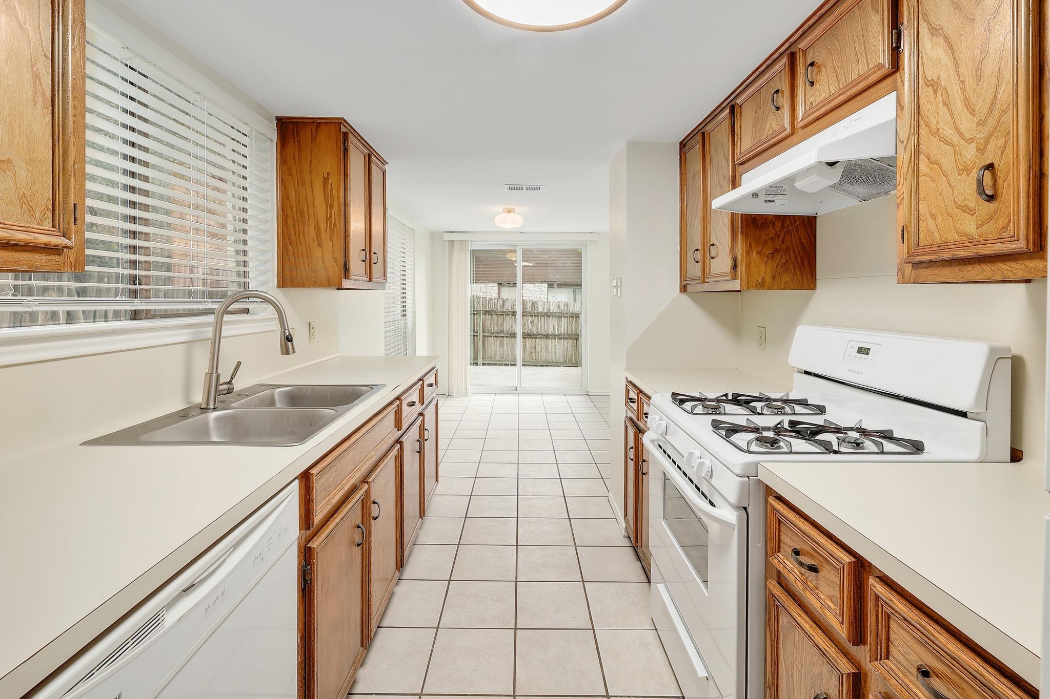 6519 Hart Ln, Austin, TX 78731