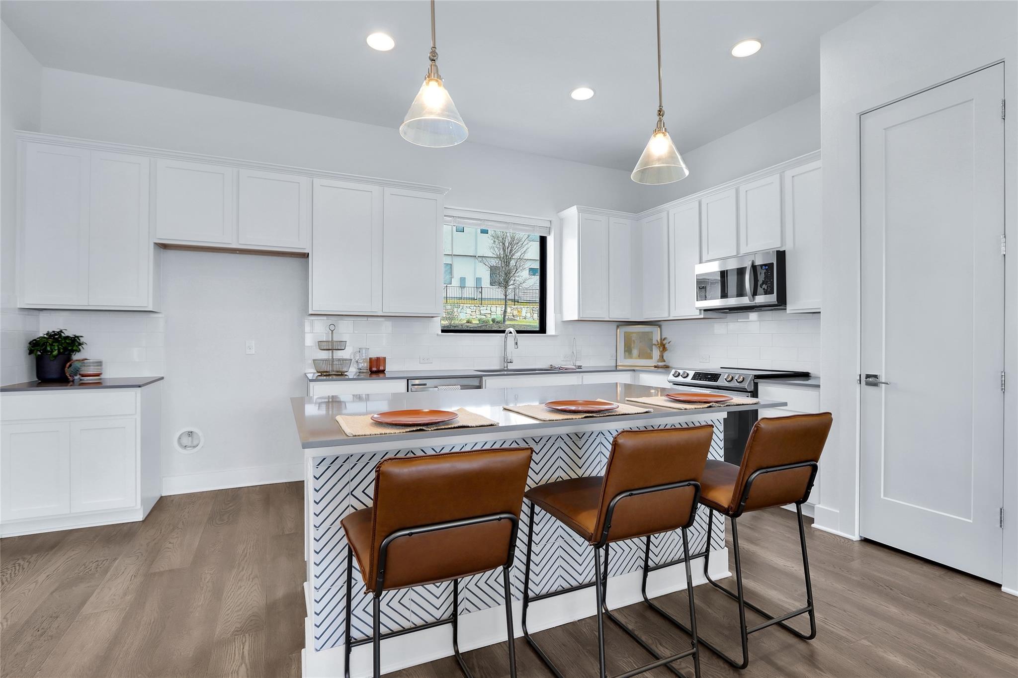 2050 Lohmans Spur Rd # 501, Lakeway, TX 78734