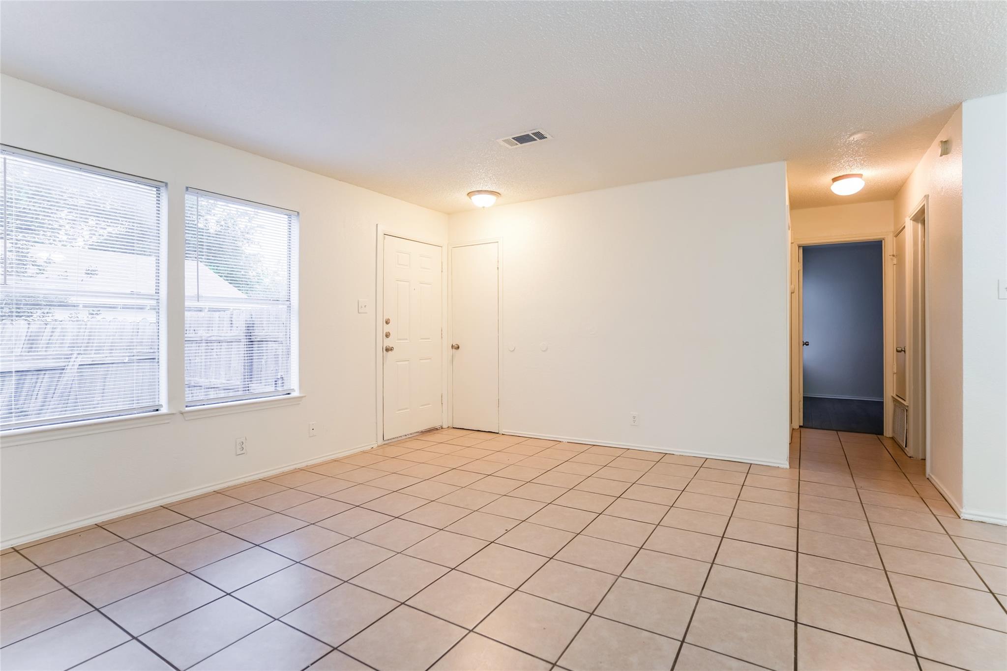 6906 Deep Cir # B, Austin, TX 78744