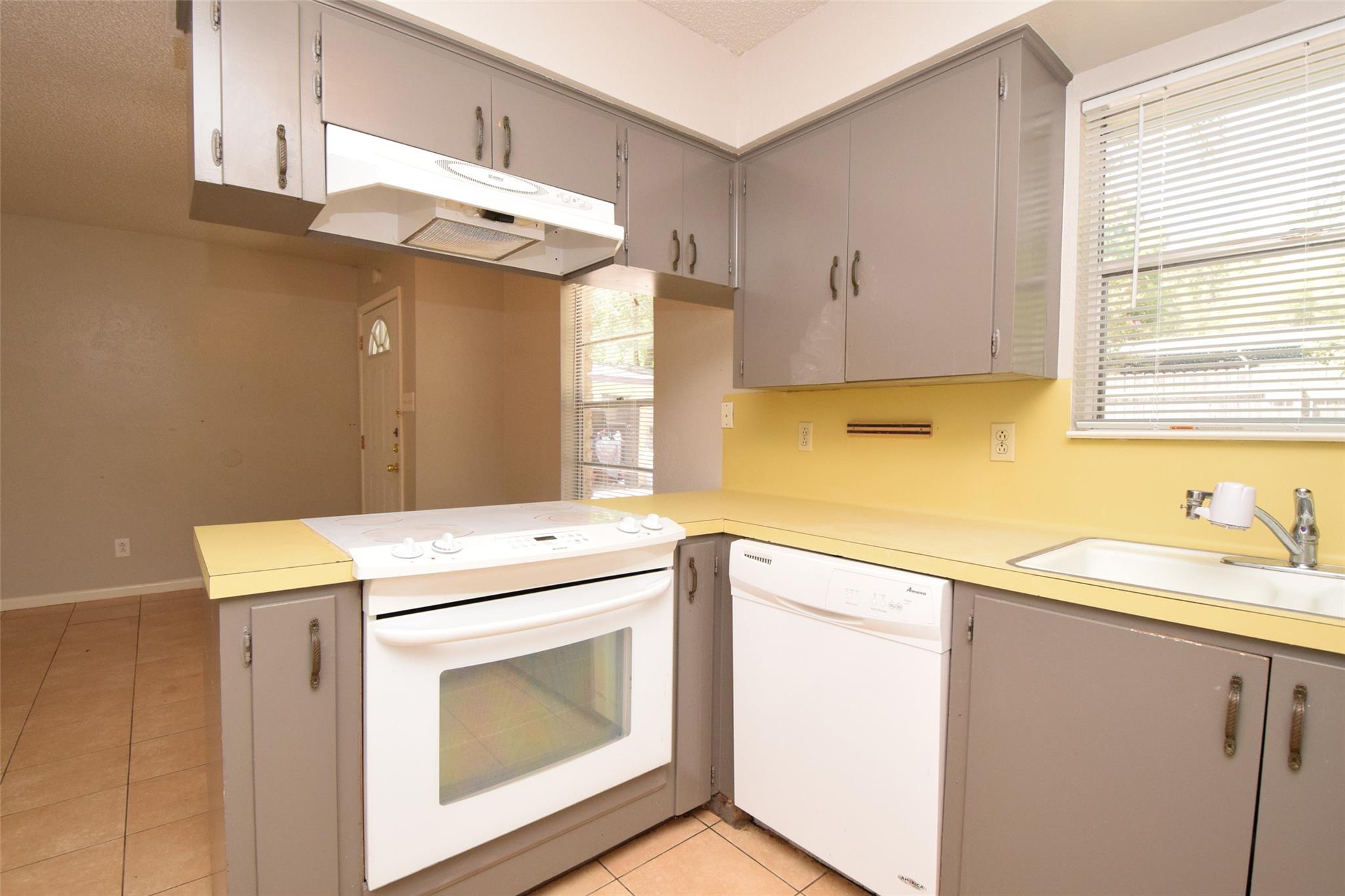 3313 S Oak Dr, Austin, TX 78704