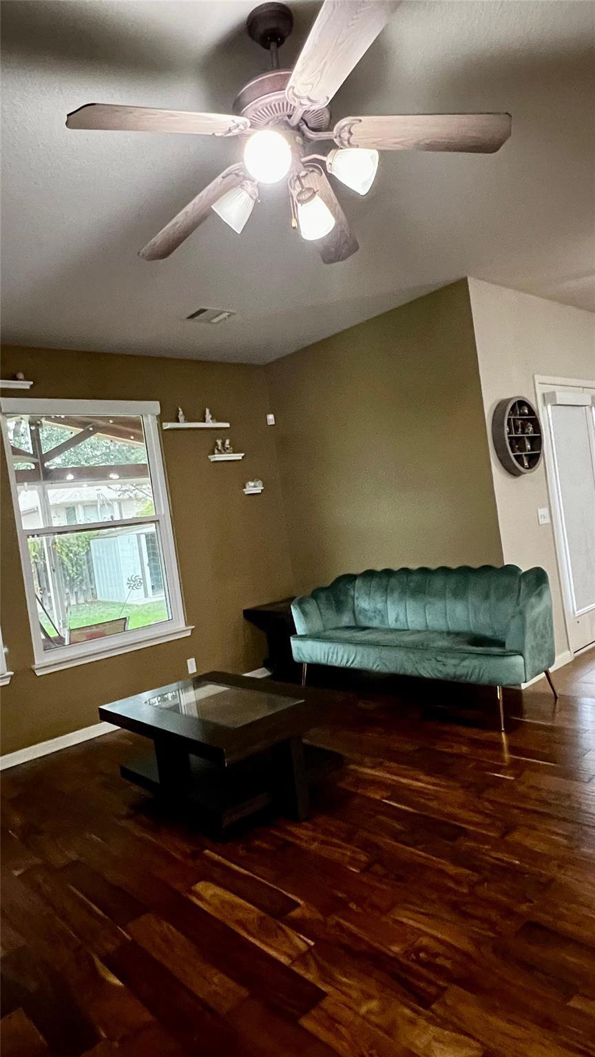 114 Ambrose Dr, Pflugerville, TX 78660