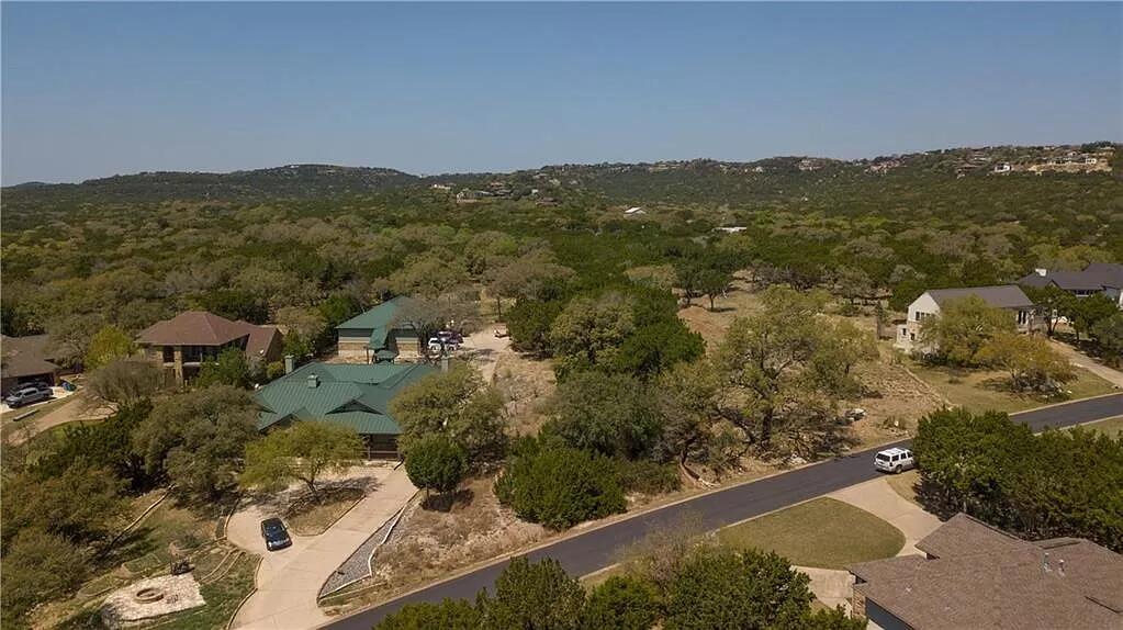 8102 Moon Rise Trl, Jonestown, TX 78645
