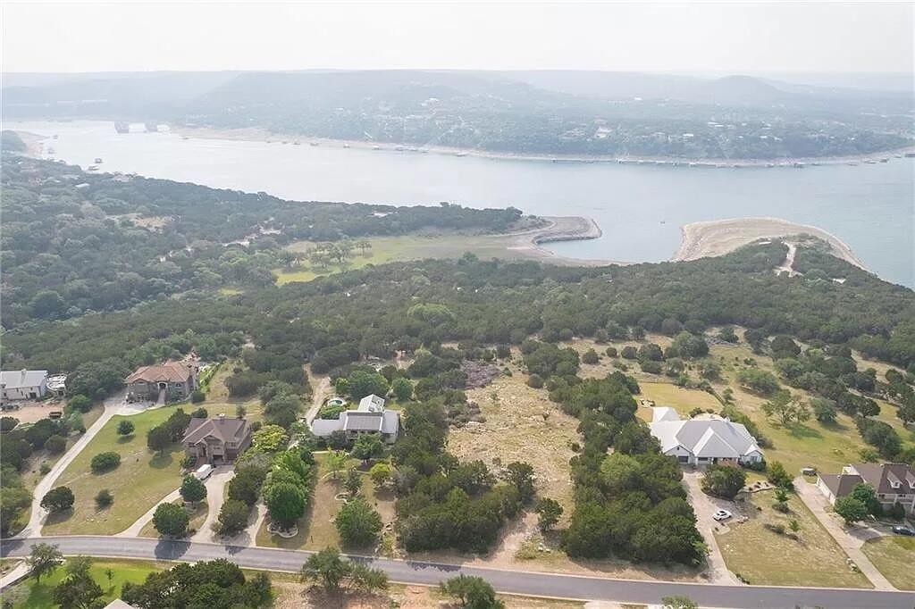 8102 Moon Rise Trl, Jonestown, TX 78645