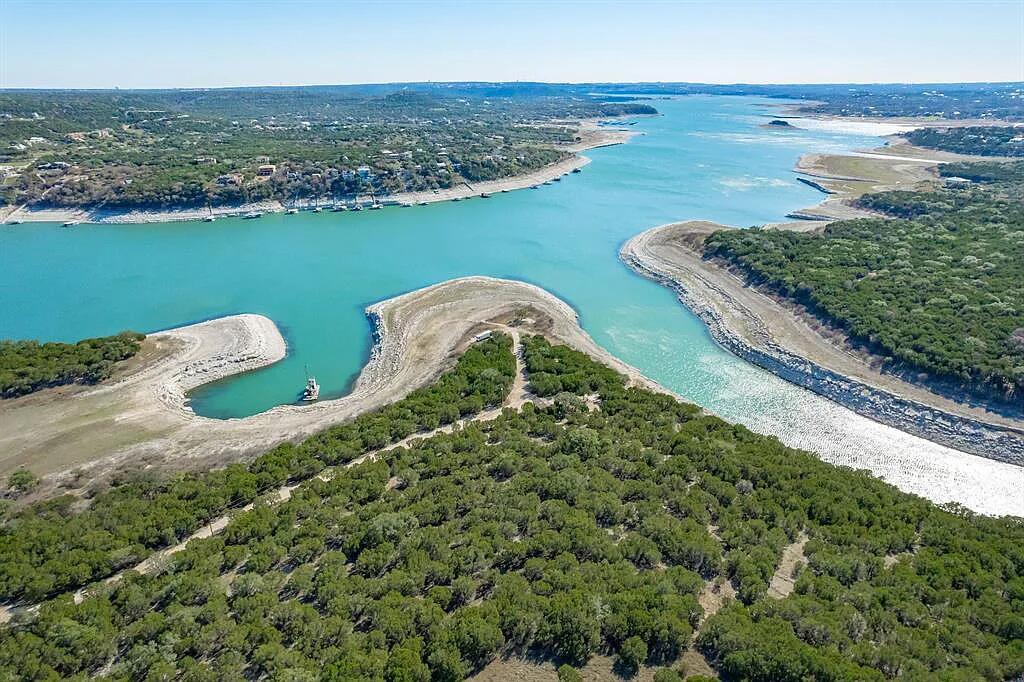 8102 Moon Rise Trl, Jonestown, TX 78645